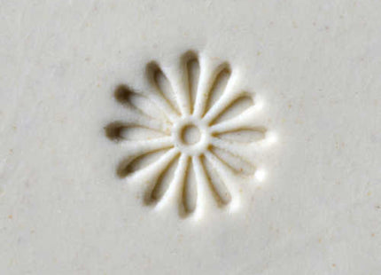 Daisy - Small Round Stamp (SCS-004 MKM)